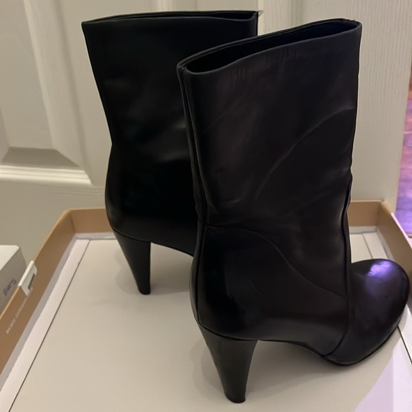 Slip on booties - Picture 3 of 5